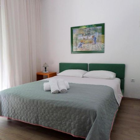 Anais Apartment Néa Péramos Esterno foto