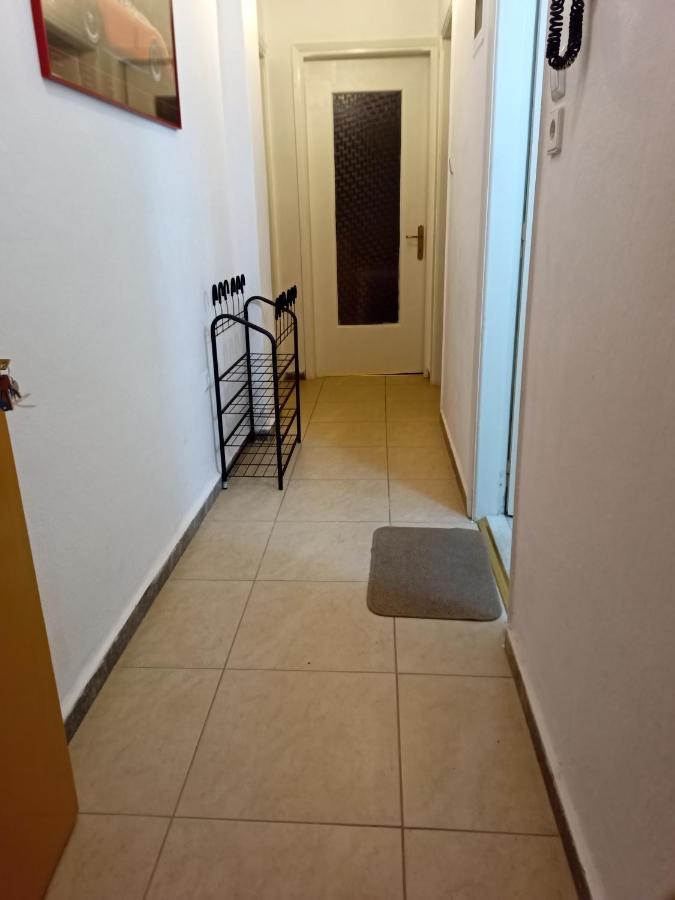 Anais Apartment Néa Péramos Esterno foto